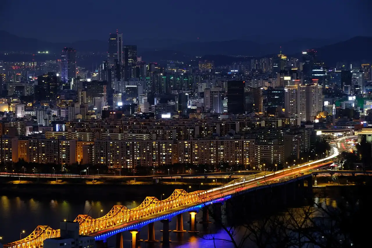 E-7 Visa in South Korea - © upslash